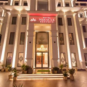 Hotel Miracle Resort