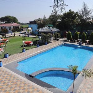 Cosmos Resort Maliblu